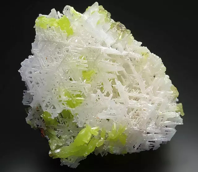 白铅矿与磷氯铅矿